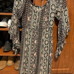 Long shirt or short dress with flared sleeves!